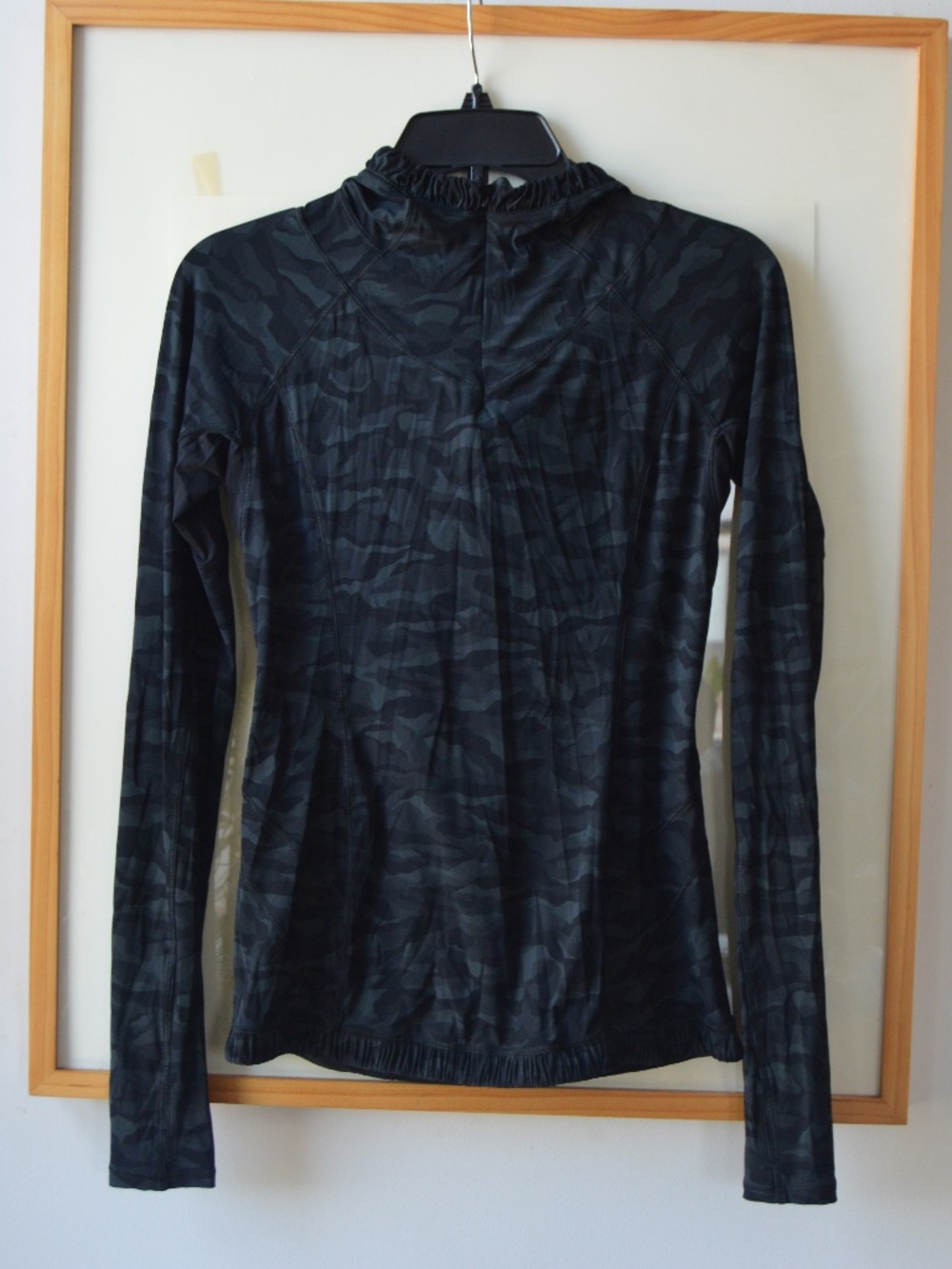 Lightweight Hooded Black and Blue Camo Lululemon Long Sleeve